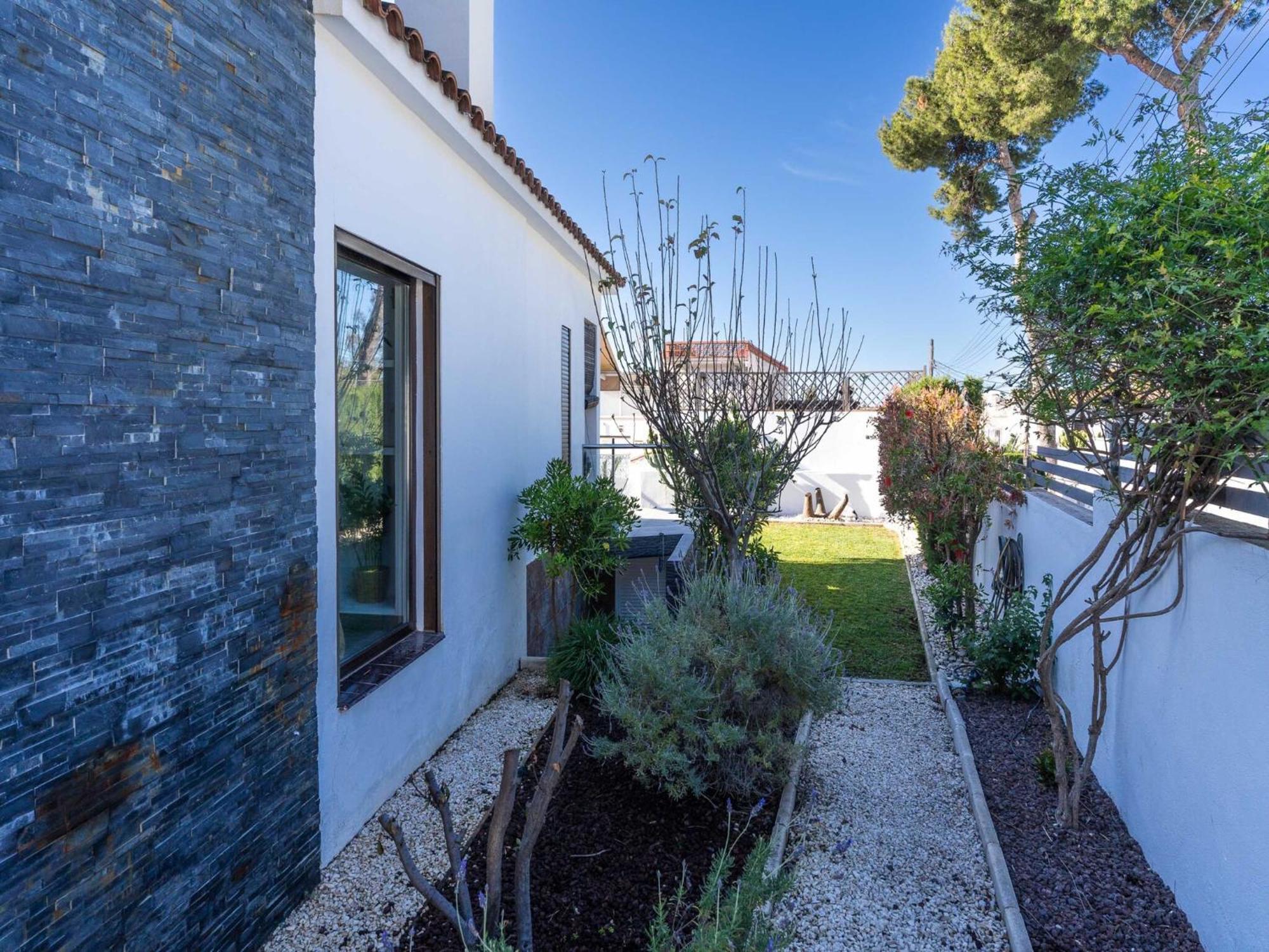 Modern Near Costabella